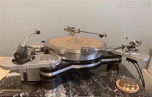 VPI Avenger Plus 3 base
